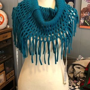 Blue and white necklace like.